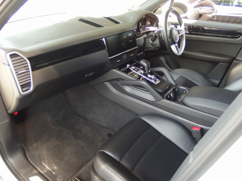 ポルシェ カイエン 正規ディーラー車　1オーナー 　EUR-GTエアロ　ESダウンサス　ES9-22inアルミ　LEDヘッドライト　前後シートヒーター　エントリドライブ 中古車