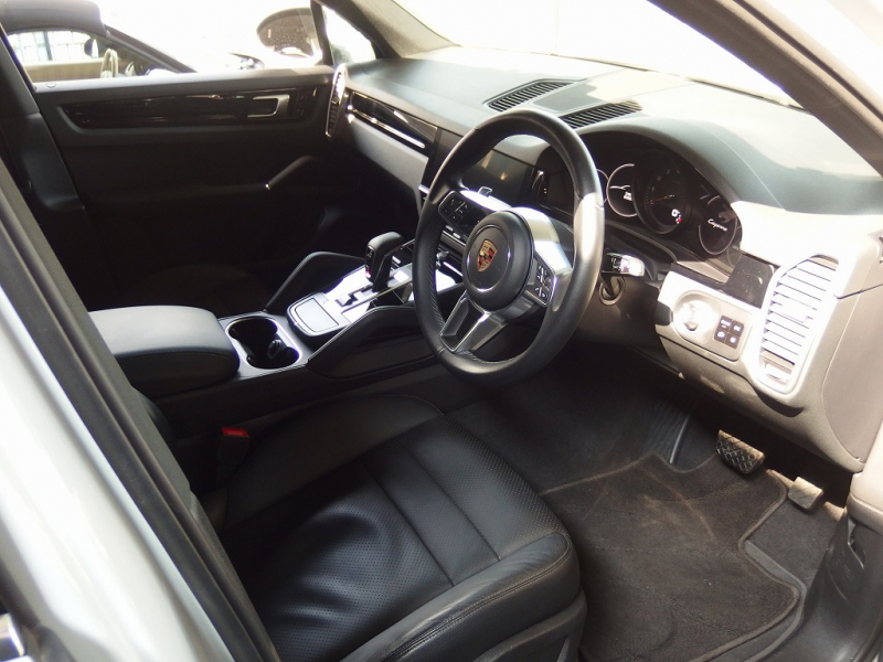 ポルシェ カイエン 正規ディーラー車　1オーナー 　EUR-GTエアロ　ESダウンサス　ES9-22inアルミ　LEDヘッドライト　前後シートヒーター　エントリドライブ 中古車