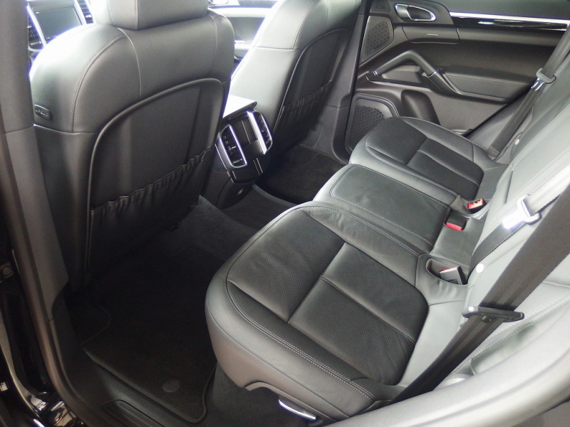 ポルシェ カイエン EUR-GTフルエアロ　正規ディーラー車　ESダウンサス　社外22インチアルミ　キャリパーペイント　 中古車