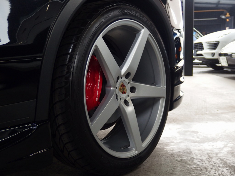 ポルシェ カイエン EUR-GTフルエアロ　正規ディーラー車　ESダウンサス　社外22インチアルミ　キャリパーペイント　 中古車