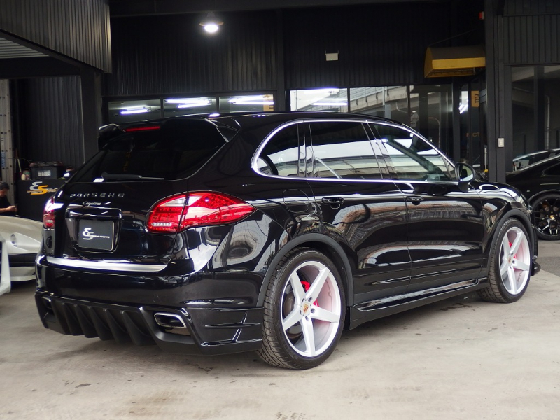 ポルシェ カイエン EUR-GTフルエアロ　正規ディーラー車　ESダウンサス　社外22インチアルミ　キャリパーペイント　 中古車