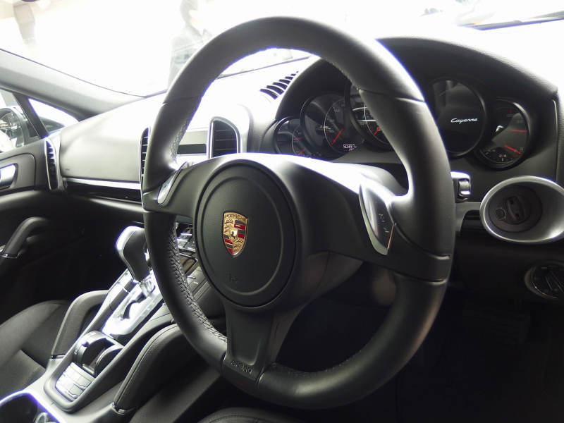 ポルシェ カイエン EUR-GTフルエアロ　正規ディーラー車　ESダウンサス　社外22インチアルミ　キャリパーペイント　 中古車