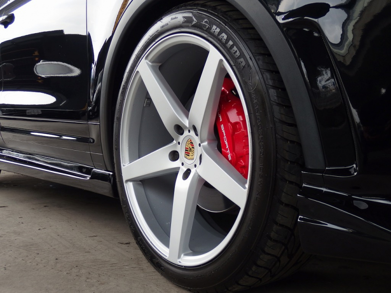 ポルシェ カイエン EUR-GTフルエアロ　正規ディーラー車　ESダウンサス　社外22インチアルミ　キャリパーペイント　 中古車