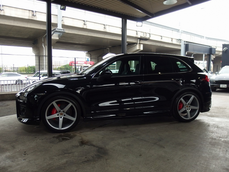 ポルシェ カイエン EUR-GTフルエアロ　正規ディーラー車　ESダウンサス　社外22インチアルミ　キャリパーペイント　 中古車