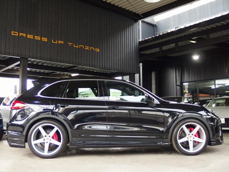 ポルシェ カイエン EUR-GTフルエアロ　正規ディーラー車　ESダウンサス　社外22インチアルミ　キャリパーペイント　 中古車