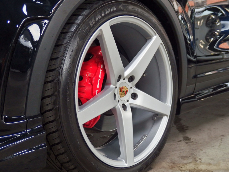 ポルシェ カイエン EUR-GTフルエアロ　正規ディーラー車　ESダウンサス　社外22インチアルミ　キャリパーペイント　 中古車