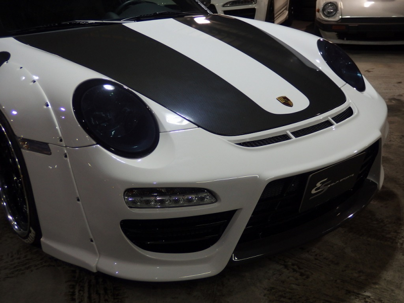ポルシェ 911(Type997) カレラ EUR-GTRワイドボディキット※公認取得済み KWフロントリフター付き車高調 可変バルブ付きESスポーツマフラー IPEエキマニ 中古車