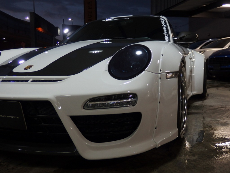 ポルシェ 911(Type997) カレラ EUR-GTRワイドボディキット※公認取得済み KWフロントリフター付き車高調 可変バルブ付きESスポーツマフラー IPEエキマニ 中古車