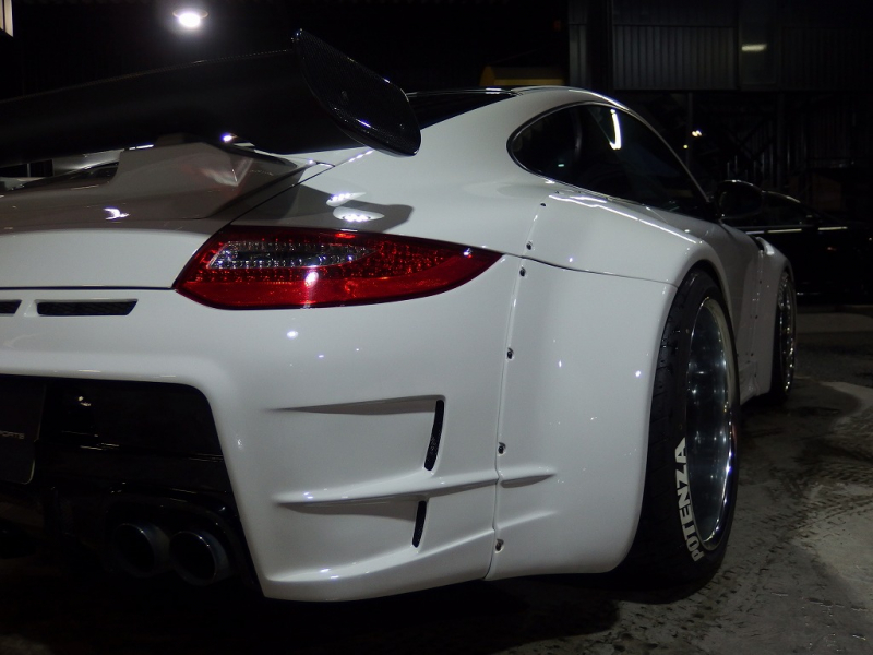 ポルシェ 911(Type997) カレラ EUR-GTRワイドボディキット※公認取得済み KWフロントリフター付き車高調 可変バルブ付きESスポーツマフラー IPEエキマニ 中古車