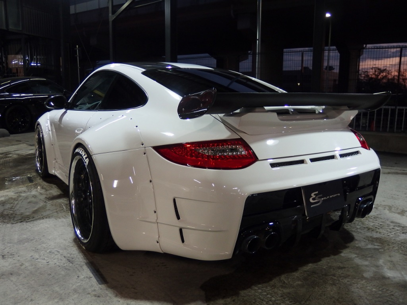ポルシェ 911(Type997) カレラ EUR-GTRワイドボディキット※公認取得済み KWフロントリフター付き車高調 可変バルブ付きESスポーツマフラー IPEエキマニ 中古車