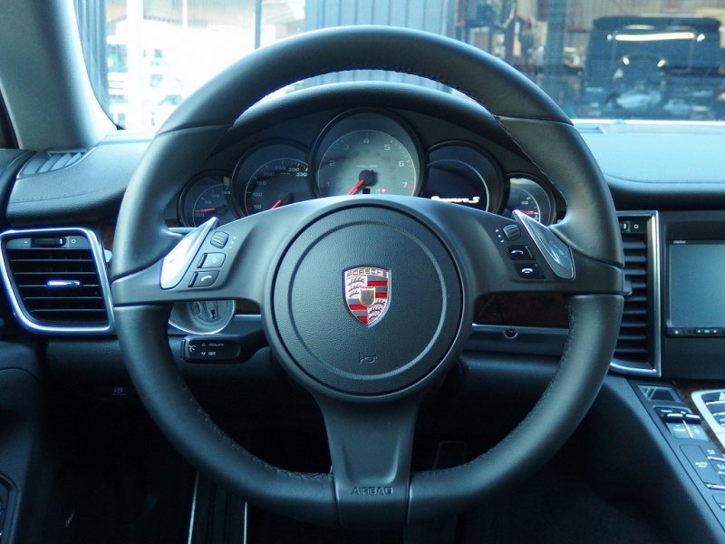 ポルシェ パナメーラ S PDK 正規ディーラー車  後期モデル 左H EUR-GTエアロ ES-22inアルミ LED　エアサス BOSE 中古車