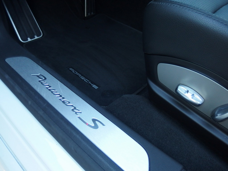 ポルシェ パナメーラ S PDK 正規ディーラー車  後期モデル 左H EUR-GTエアロ ES-22inアルミ LED　エアサス BOSE 中古車