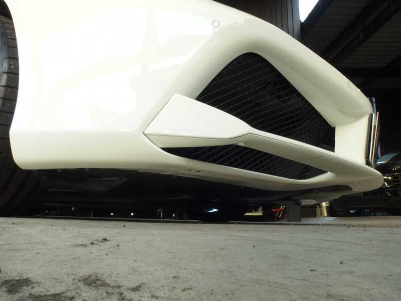 フェラーリ 488GTB レッドレザーシート　LEDカーボンコンビステアリング　純正マフラー可変バルブリモコン　 中古車