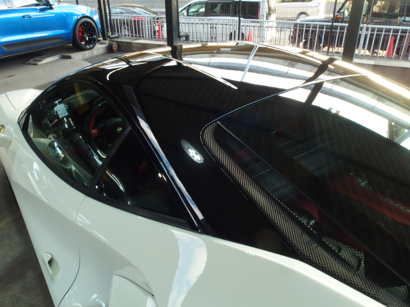 フェラーリ 488GTB レッドレザーシート　LEDカーボンコンビステアリング　純正マフラー可変バルブリモコン　 中古車