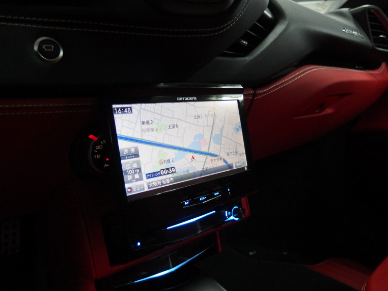 フェラーリ 488GTB レッドレザーシート　LEDカーボンコンビステアリング　純正マフラー可変バルブリモコン　 中古車