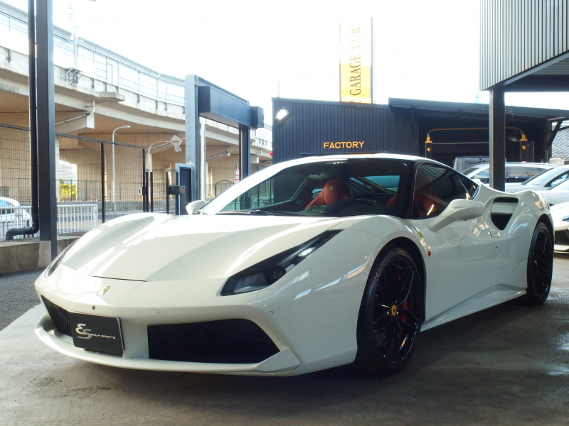 フェラーリ 488GTB レッドレザーシート　LEDカーボンコンビステアリング　純正マフラー可変バルブリモコン　 中古車