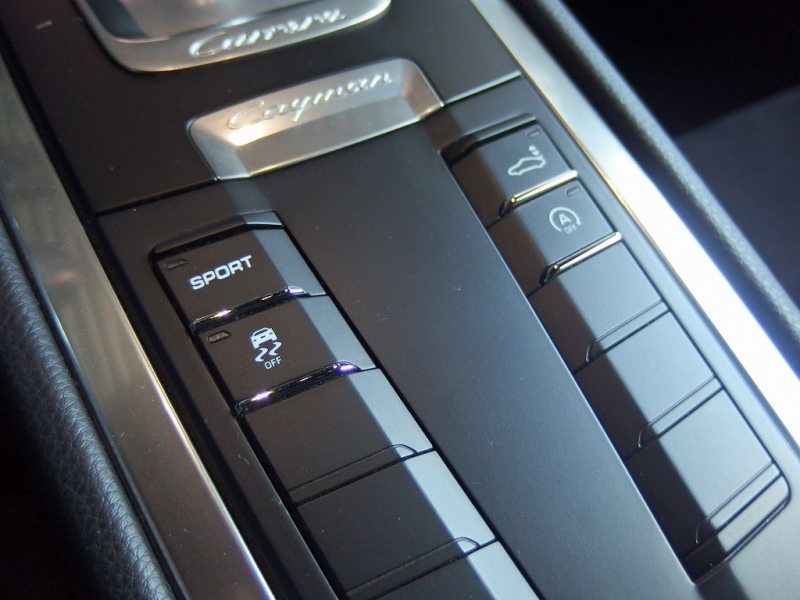 ポルシェ ケイマン 正規ディーラー車　左ハンドル　ACCアダプティブクルーズコントロール　 中古車