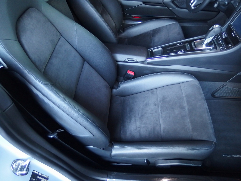 ポルシェ ケイマン 正規ディーラー車　左ハンドル　ACCアダプティブクルーズコントロール　 中古車