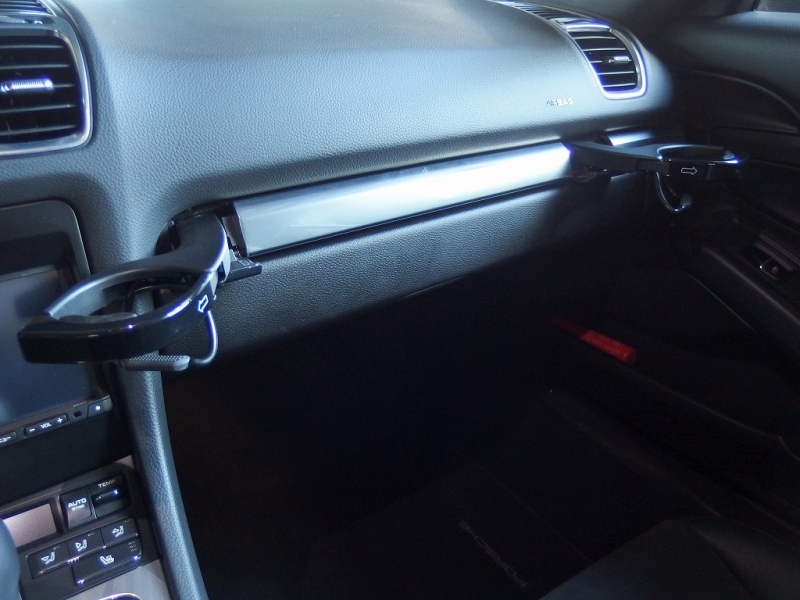 ポルシェ ケイマン 正規ディーラー車　左ハンドル　ACCアダプティブクルーズコントロール　 中古車