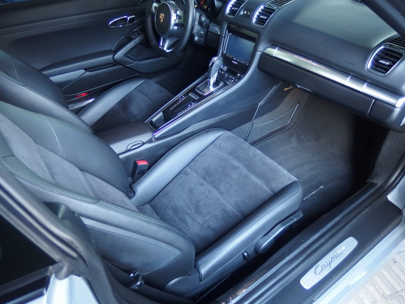ポルシェ ケイマン 正規ディーラー車　左ハンドル　ACCアダプティブクルーズコントロール　 中古車
