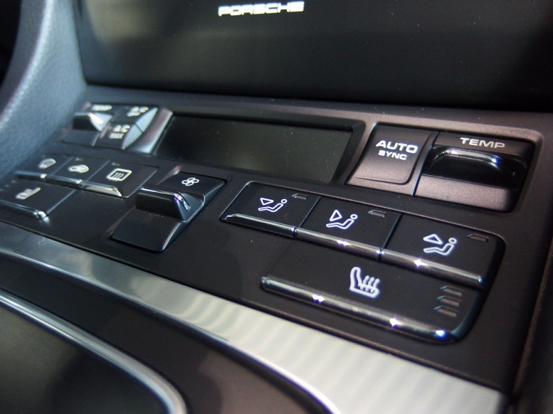 ポルシェ ケイマン 正規ディーラー車　左ハンドル　ACCアダプティブクルーズコントロール　 中古車