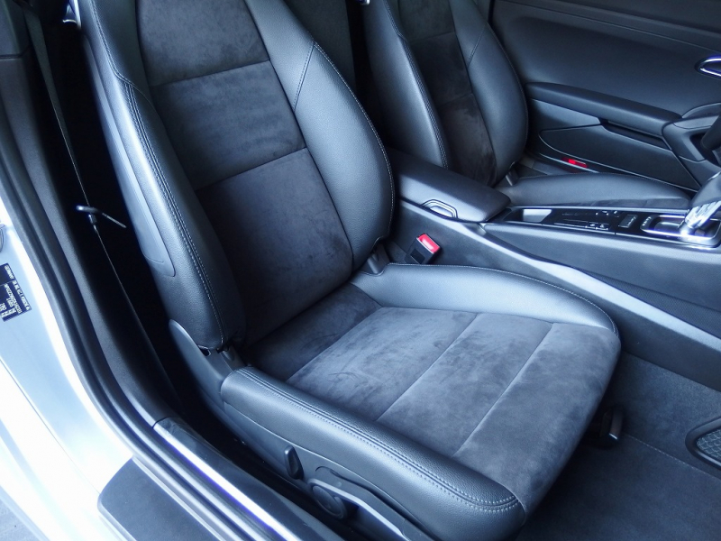 ポルシェ ケイマン 正規ディーラー車　左ハンドル　ACCアダプティブクルーズコントロール　 中古車