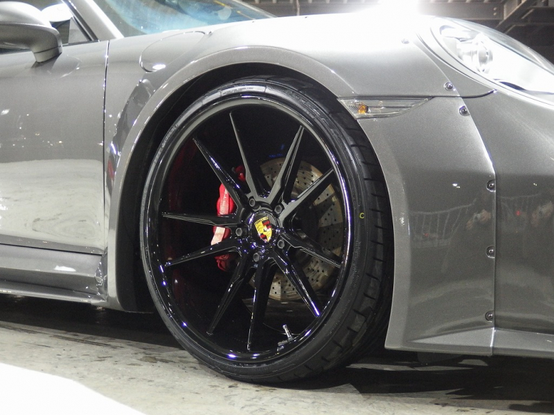 ポルシェ 911(Type991) カレラ 左ハンドル EUR-GTRワイドボディ NAモデル ES可変バルブマフラー 中古車