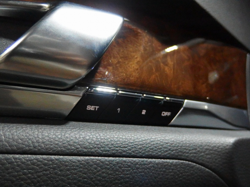 ポルシェ&nbsp;パナメーラ&nbsp;左ハンドル　サンルーフ　EUR-GTエアロ　ESダウンサス　ES22inアルミ　&nbsp;中古車