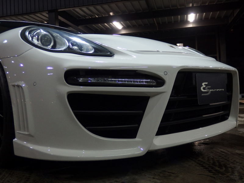 ポルシェ&nbsp;パナメーラ&nbsp;左ハンドル　サンルーフ　EUR-GTエアロ　ESダウンサス　ES22inアルミ　&nbsp;中古車