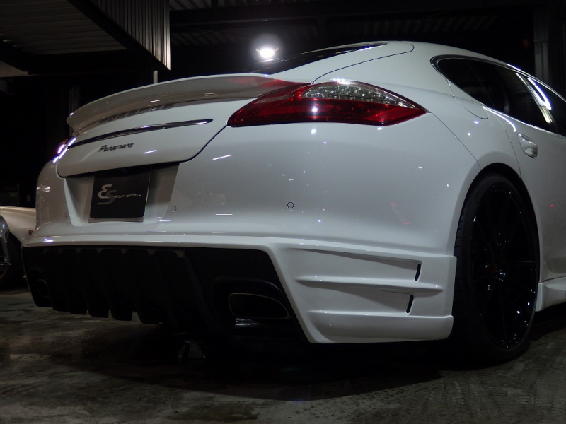 ポルシェ&nbsp;パナメーラ&nbsp;左ハンドル　サンルーフ　EUR-GTエアロ　ESダウンサス　ES22inアルミ　&nbsp;中古車