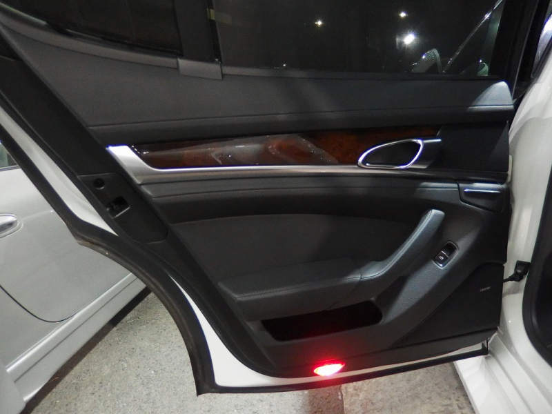 ポルシェ&nbsp;パナメーラ&nbsp;左ハンドル　サンルーフ　EUR-GTエアロ　ESダウンサス　ES22inアルミ　&nbsp;中古車