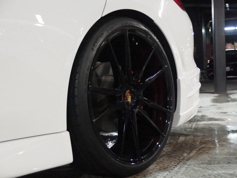 ポルシェ&nbsp;パナメーラ&nbsp;左ハンドル　サンルーフ　EUR-GTエアロ　ESダウンサス　ES22inアルミ　&nbsp;中古車