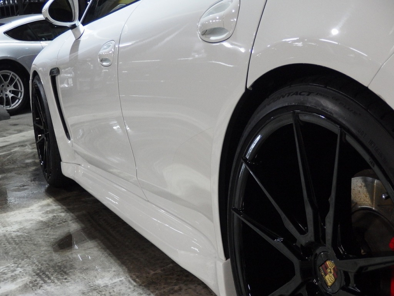 ポルシェ&nbsp;パナメーラ&nbsp;正規ディーラー車 右ハンドル EUR-GTエアロ 22inアルミ　ESダウンサス　ESスポーツマフラー&nbsp;中古車