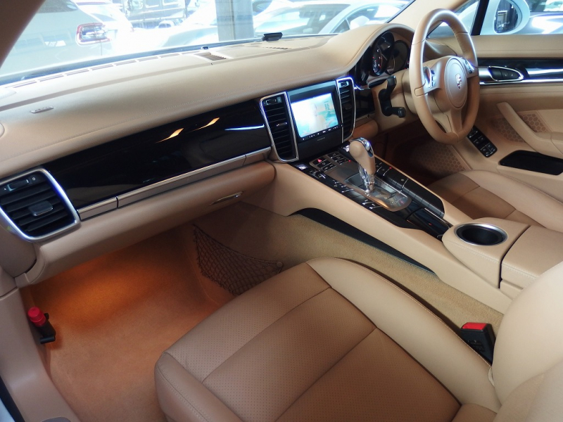 ポルシェ&nbsp;パナメーラ&nbsp;正規ディーラー車 右ハンドル EUR-GTエアロ 22inアルミ　ESダウンサス　ESスポーツマフラー&nbsp;中古車