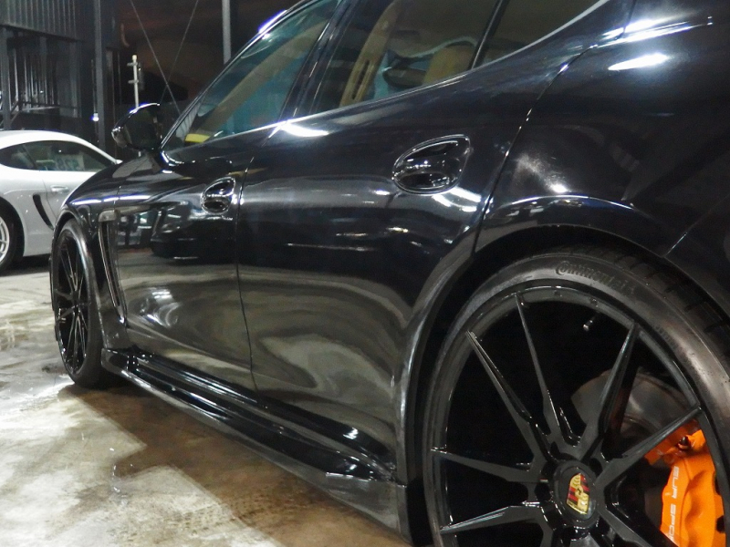 ポルシェ パナメーラ 正規ディーラー車 右ハンドル EUR-GTエアロ 22inアルミ　ESダウンサス　前後シートヒーター 中古車