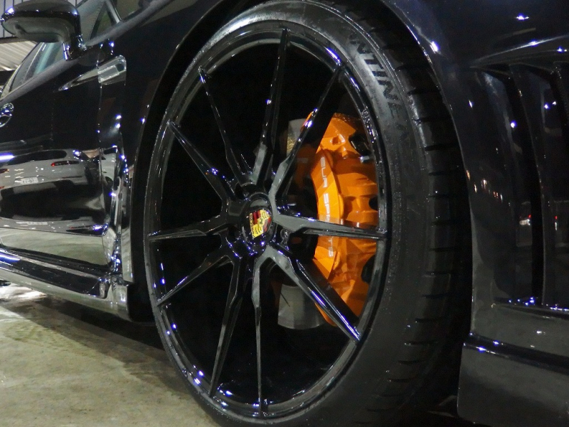 ポルシェ パナメーラ 正規ディーラー車 右ハンドル EUR-GTエアロ 22inアルミ　ESダウンサス　前後シートヒーター 中古車