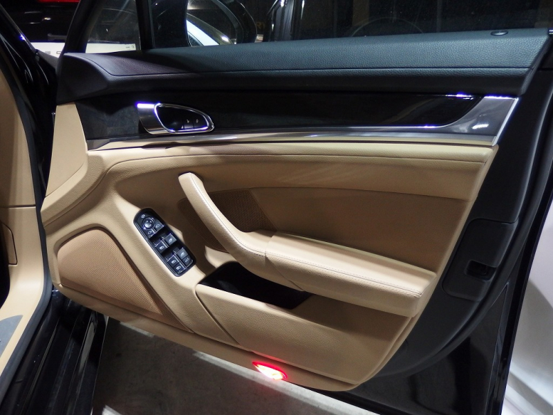 ポルシェ パナメーラ 正規ディーラー車 右ハンドル EUR-GTエアロ 22inアルミ　ESダウンサス　前後シートヒーター 中古車