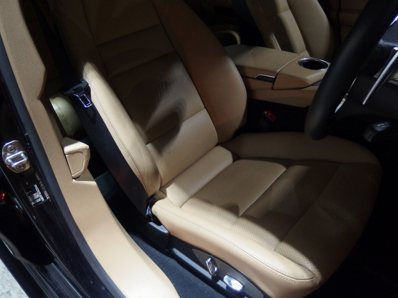 ポルシェ パナメーラ 正規ディーラー車 右ハンドル EUR-GTエアロ 22inアルミ　ESダウンサス　前後シートヒーター 中古車