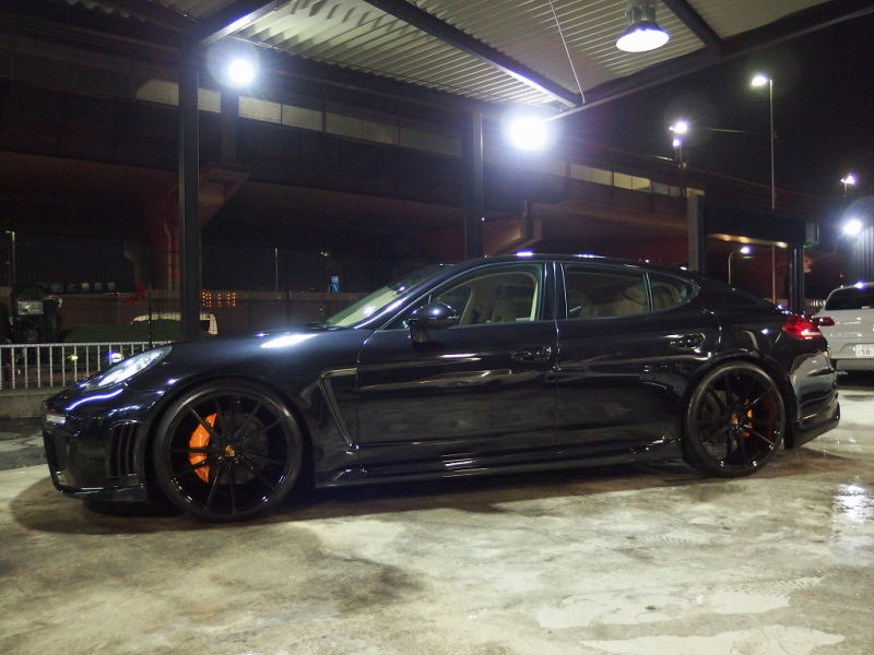 ポルシェ パナメーラ 正規ディーラー車 右ハンドル EUR-GTエアロ 22inアルミ　ESダウンサス　前後シートヒーター 中古車