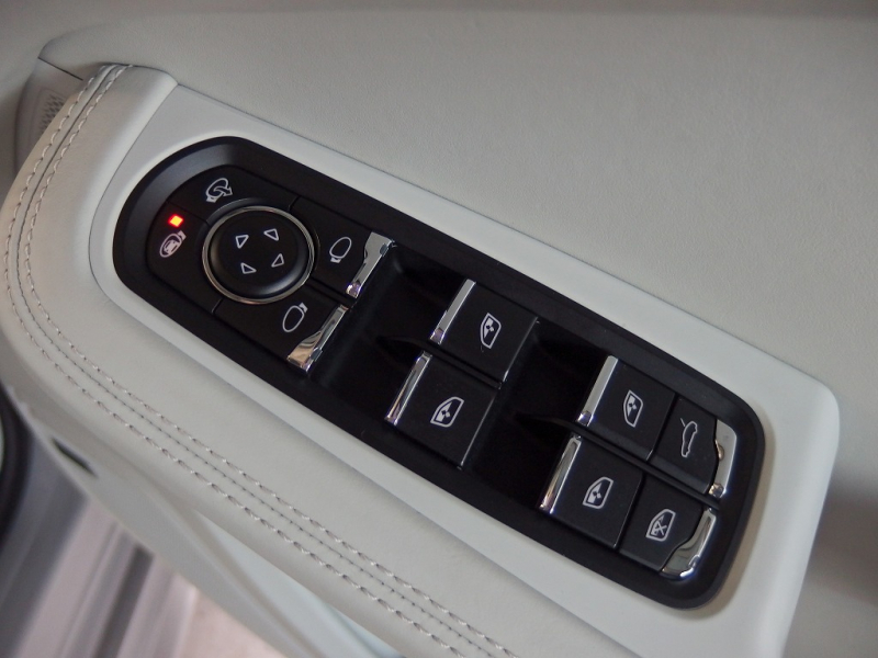 ポルシェ マカン ターボ EUR-GTエアロ ESダウンサス ES22inアルミ LCA 中古車