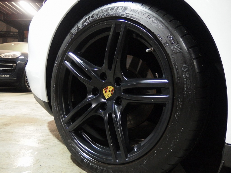 ポルシェ&nbsp;パナメーラ&nbsp;正規ディーラー車　右ハンドル　エントリードライブ&nbsp;中古車