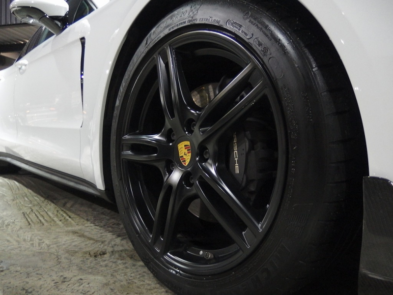 ポルシェ&nbsp;パナメーラ&nbsp;正規ディーラー車　右ハンドル　エントリードライブ&nbsp;中古車