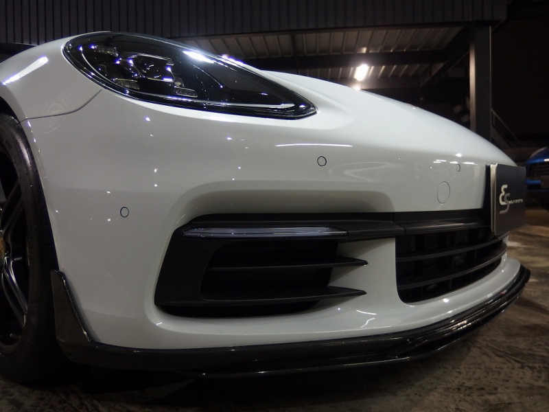 ポルシェ&nbsp;パナメーラ&nbsp;正規ディーラー車　右ハンドル　エントリードライブ&nbsp;中古車