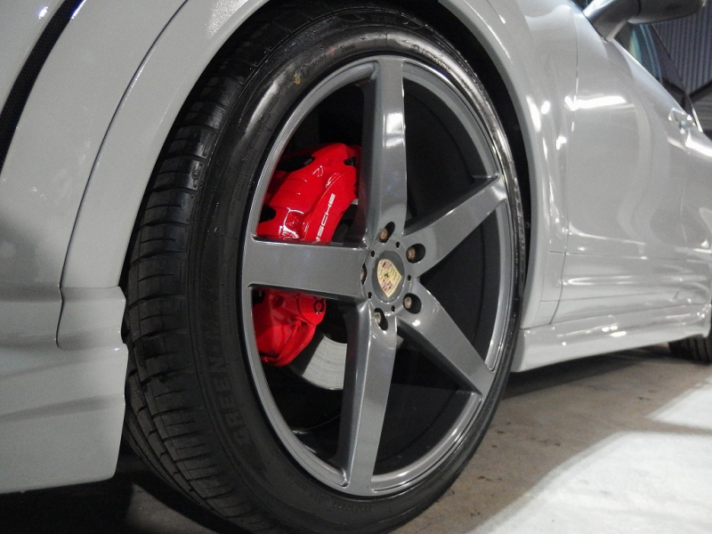 ポルシェ&nbsp;カイエン&nbsp;S　正規ディーラー車　左ハンドル　EURエアロ　外22inアルミ　ダウンサス　サンルーフ&nbsp;中古車