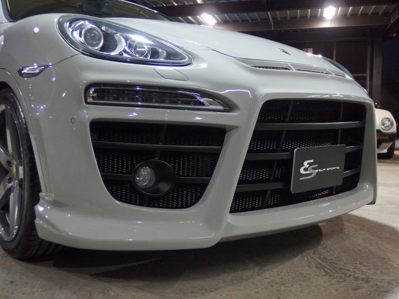 ポルシェ&nbsp;カイエン&nbsp;S　正規ディーラー車　左ハンドル　EURエアロ　外22inアルミ　ダウンサス　サンルーフ&nbsp;中古車