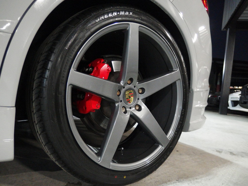 ポルシェ&nbsp;カイエン&nbsp;S　正規ディーラー車　左ハンドル　EURエアロ　外22inアルミ　ダウンサス　サンルーフ&nbsp;中古車