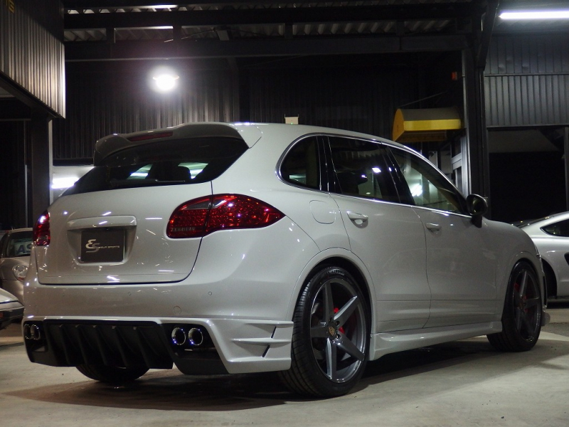 ポルシェ&nbsp;カイエン&nbsp;S　正規ディーラー車　左ハンドル　EURエアロ　外22inアルミ　ダウンサス　サンルーフ&nbsp;中古車