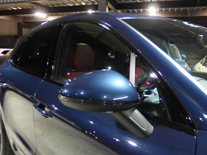 ポルシェ マカン ターボ　スポーツクロノPKG　EURエアロ　パノラマガラスルーフ　レッドレザー　管理ユーザー様下取り 中古車