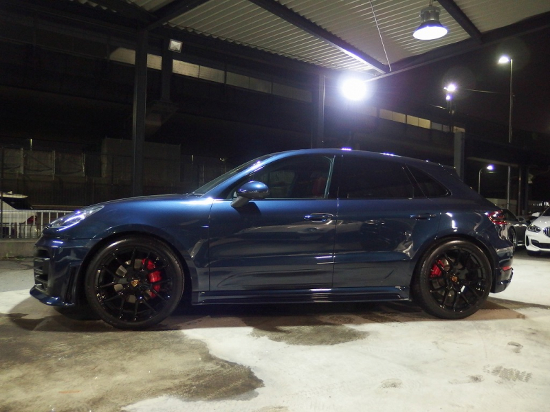 ポルシェ マカン ターボ　スポーツクロノPKG　EURエアロ　パノラマガラスルーフ　レッドレザー　管理ユーザー様下取り 中古車