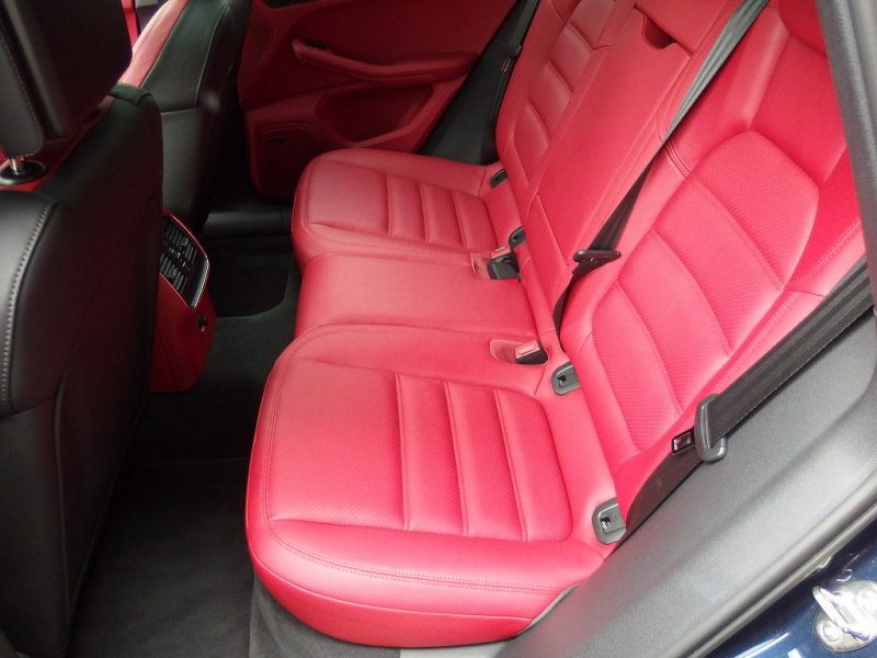 ポルシェ マカン ターボ　スポーツクロノPKG　EURエアロ　パノラマガラスルーフ　レッドレザー　管理ユーザー様下取り 中古車